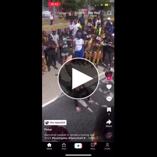 【動画あり】セクシーダンス中、行為ダンスバトルへ →途中別の行為ダンス女が現れ自転車に乗り駅弁しながら帰るｗｗｗｗｗｗ
