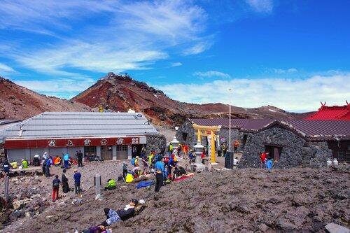 【悲報】父親さん、富士山6合目に7歳の息子を置き去り・・・・・・・・・